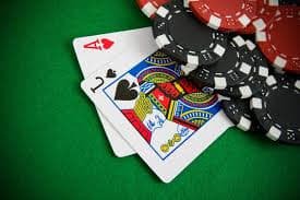 Detailed betting options chart for Live Sic Bo showing probabilities and payouts